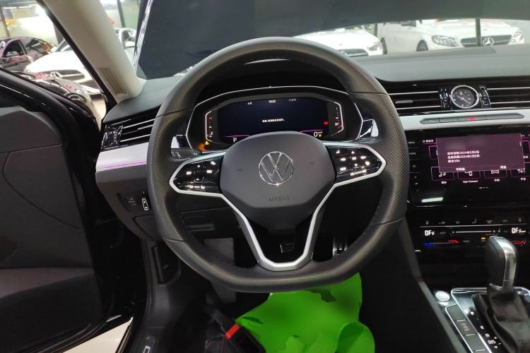 Used Volkswagen Magotan 2025 Zhongxiang Version 330TSI DSG Luxury Edition
