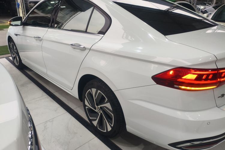 Used Volkswagen Bora 2023 300TSI DSG Prestige Edition
