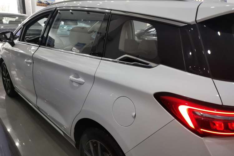 Used BYD Song MAX New Energy 2022 DM-i 105KM Flagship Model
