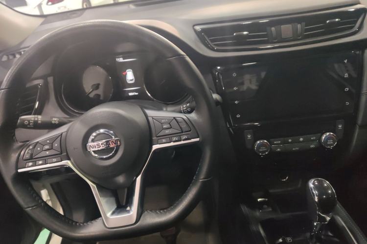 Used Nissan X-Trail 2023 Classic 2.0L Two-Wheel Drive Smart Connect Premium Edition
