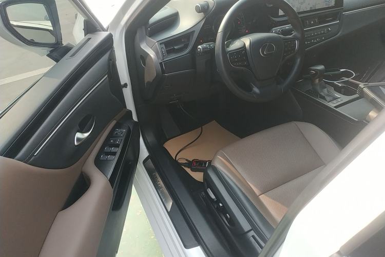 Used Lexus ES 2022 300h Excellence Edition