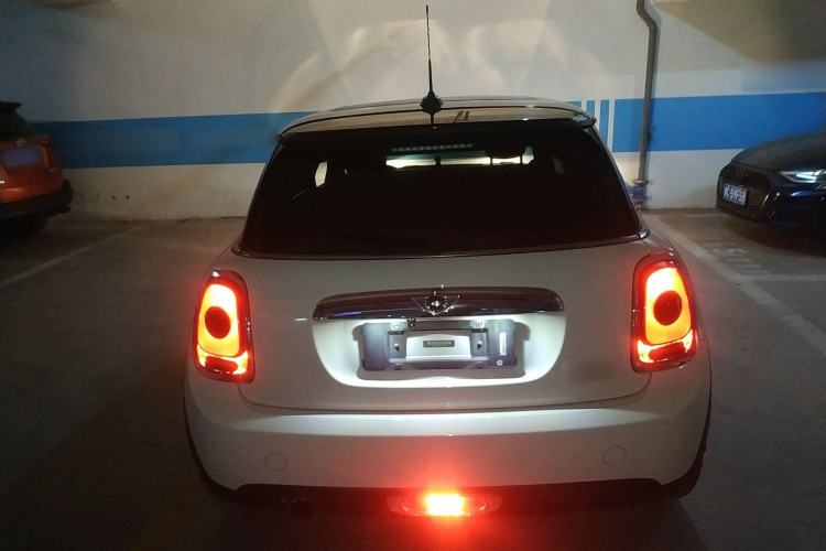 Used  MINI 2016 1.5T COOPER
