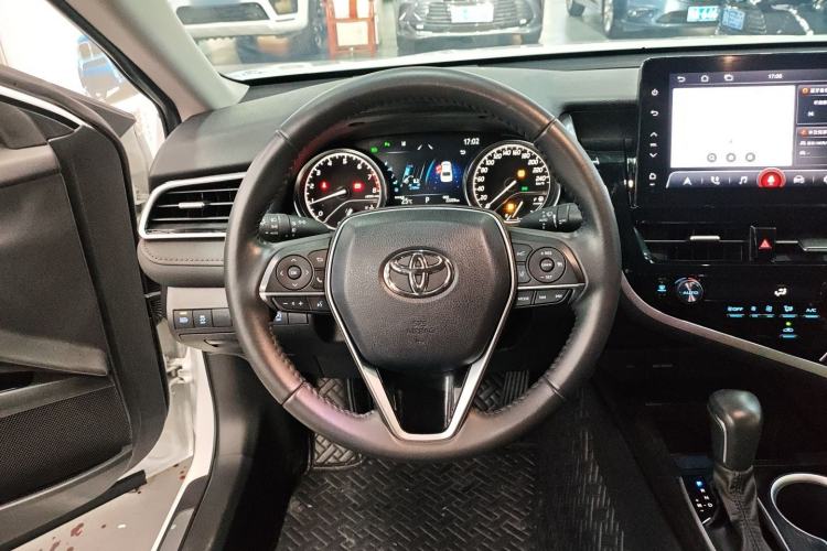 Used Toyota Camry 2023 2.0G Luxury Edition