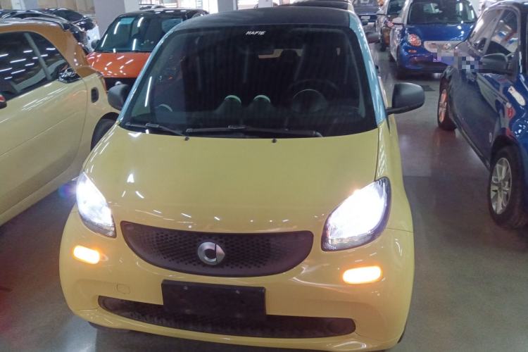 Used  fortwo 2015 1.0L 52 kW hardtop Dynamic version
