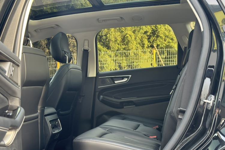 Used Ford Edge 2021 PLUS EcoBoost 245 Two-Wheel-Drive Titanium 7-Seater