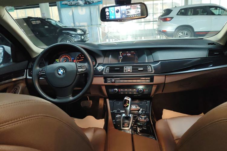 Used BMW 5 Series 2014 520i Elegant Edition
