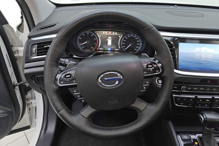 Used GAC Trumpchi GS7 2017 320T Two-Wheel-Drive Luxury Smart Connectivity Model
