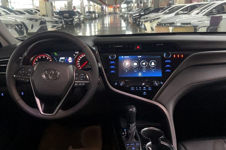 Used Toyota Camry 2019 2.0S FENGSHANG Version China V Standard
