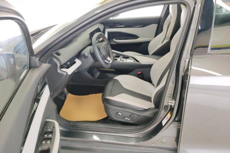 Used Changan UNI-V iDD 2024 Blue Whale Smart Electric iDD 136km Luxury Model