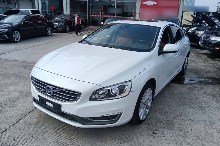 Used Volvo S60 2015 S60L 2.0T Zhiyuan Edition
