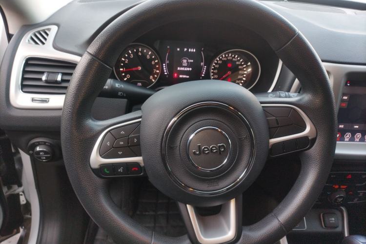 Used  Compass 2020 220T Automatic Leading Edition
