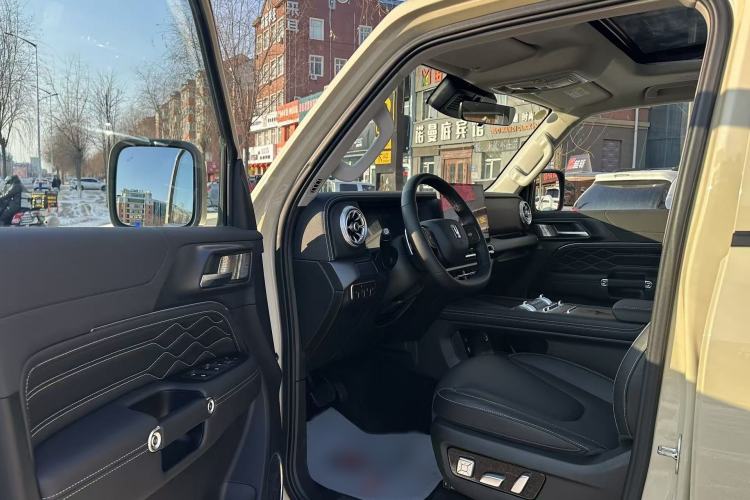 Used Tank 300 2025 2.4T Diesel Version
