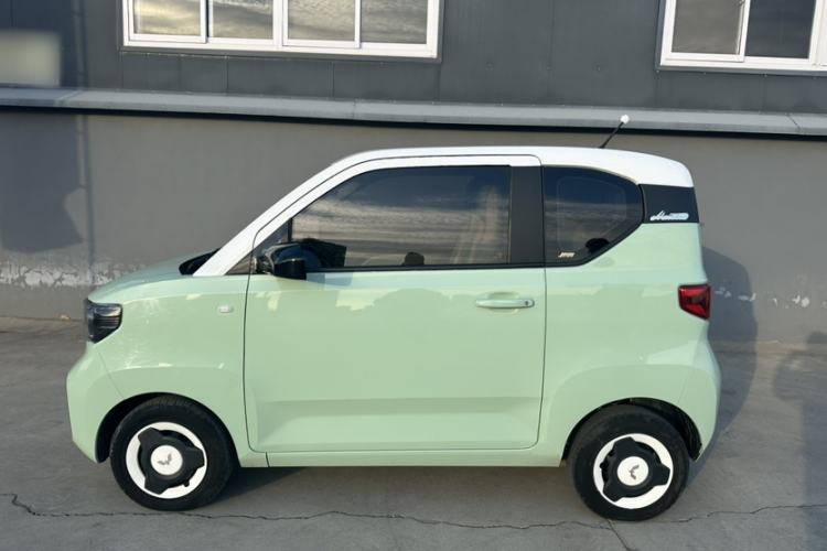Used Wuling Hongguang MINIEV 2022 Macaron Premium Model – Lithium Ternary Battery
