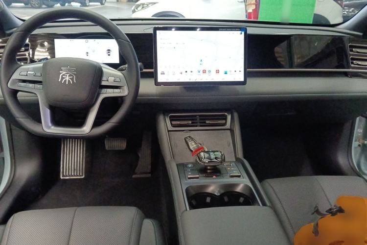 Used BYD Qin L 2025 DM-i Smart Drive 120KM Superior Model
