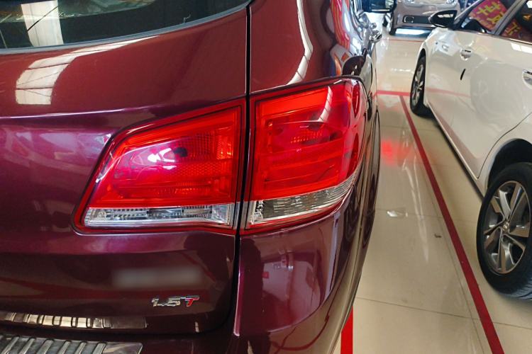 Used Haval H6 2013 Upgraded Model 1.5T Manual Two-Wheel Drive Elite Version
