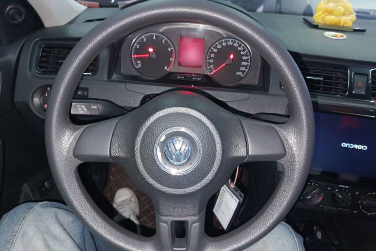 Used Volkswagen Santana 2016 1.6L Manual Fashion Edition
