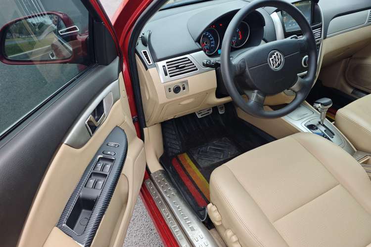 Used Buick Excelle 2013 1.5L Automatic Classic Model
