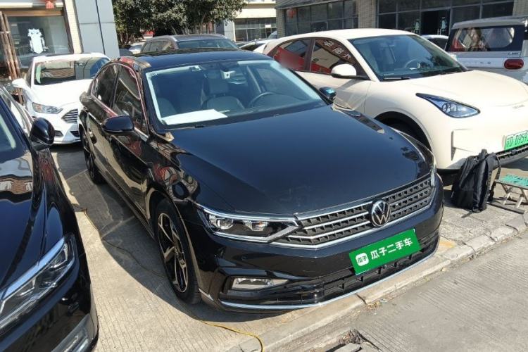 Used Volkswagen Magotan 2023 2 Million Units Limited Edition 330TSI DSG Leading Version
