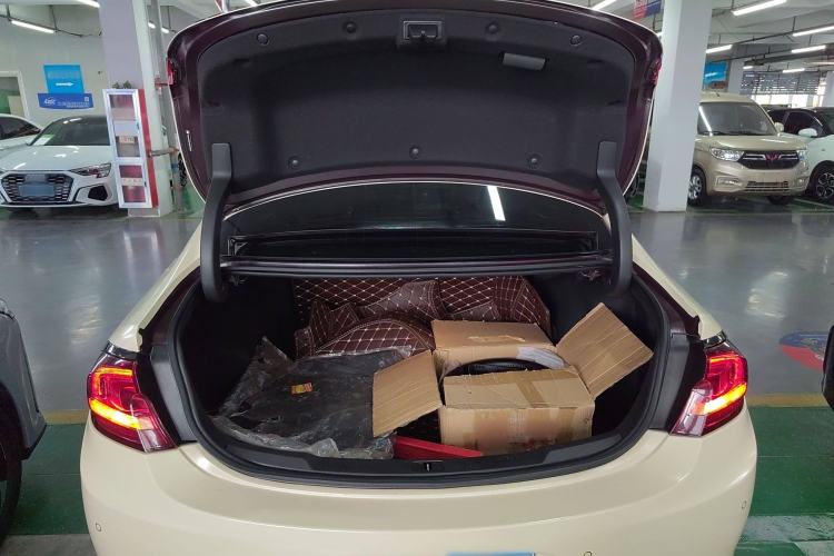 Used Buick LaCrosse 2018 28T Luxury Edition
