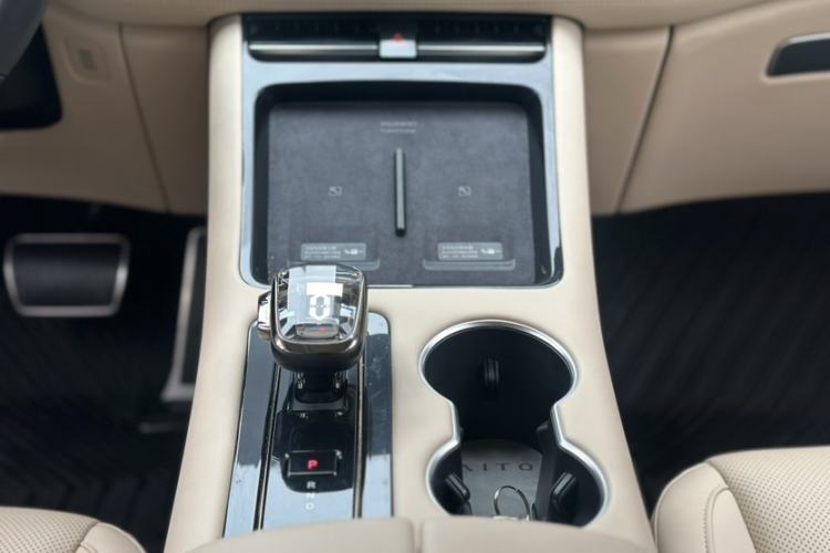 Used Hima AITO M5 2023 Extended-Range Rear-Drive Standard Version
