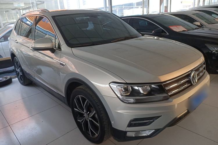 Used Volkswagen Tiguan L 2020 330TSI Automatic Two-Wheel Drive Smart Luxury Edition China VI Standard
