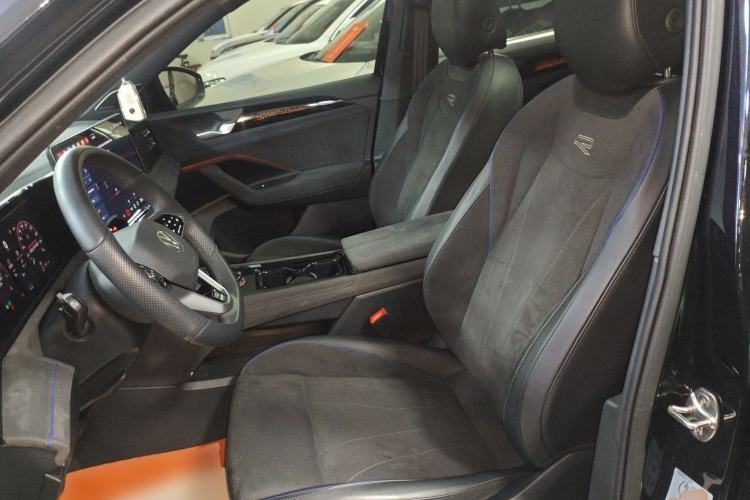 Used Volkswagen Tiguan L 2024 PRO 330TSI Two-Wheel Drive R-Line Prestige Edition
