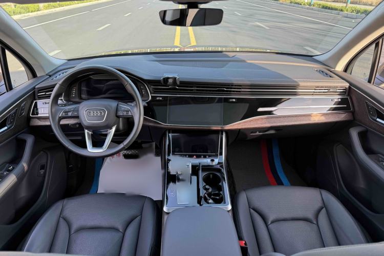 Used Audi Q7 2023 45 TFSI quattro S line Sport model

