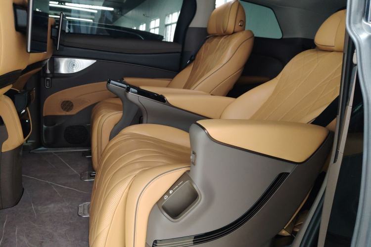 Used Denza D9 2022 DM-i 970 Four-Wheel Drive Prestige Model