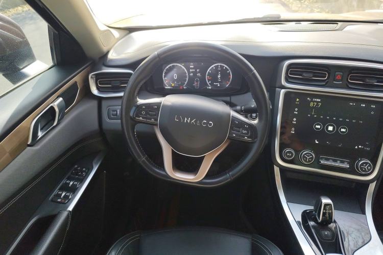 Used Lynk & Co 01 2018 2.0T Two-Wheel-Drive + Version
