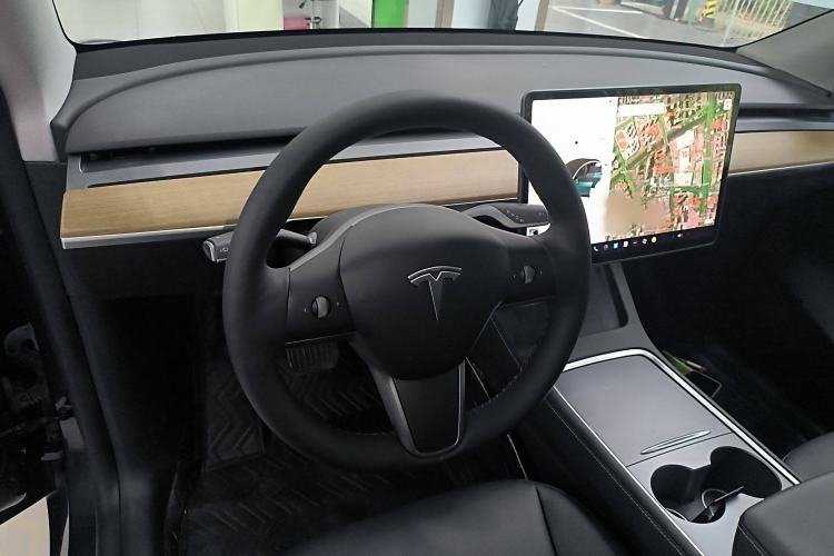 Used Tesla Model Y 2021 Long-Range All-Wheel-Drive Version
