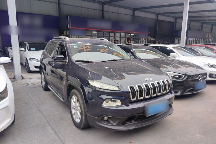 Used  Cherokee 2016 2.4L Leading Edition