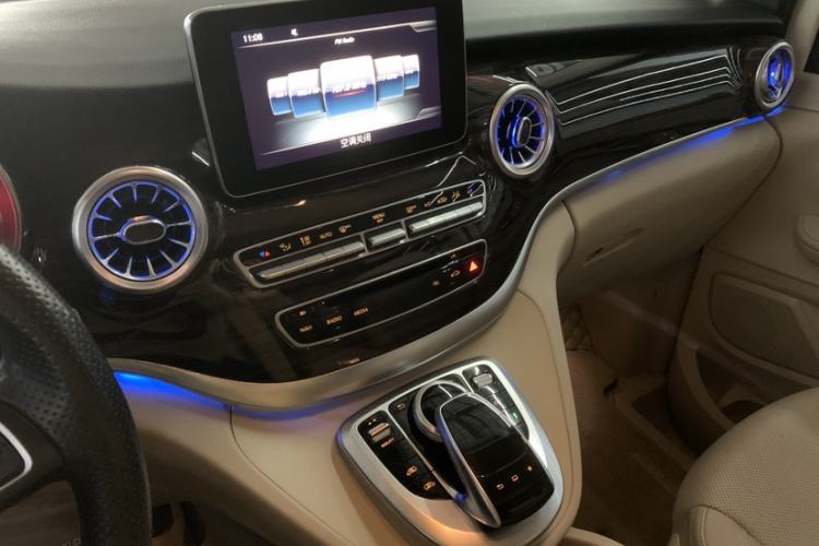 Used Mercedes-Benz V-Class 2016 V 260 Avantgarde Edition
