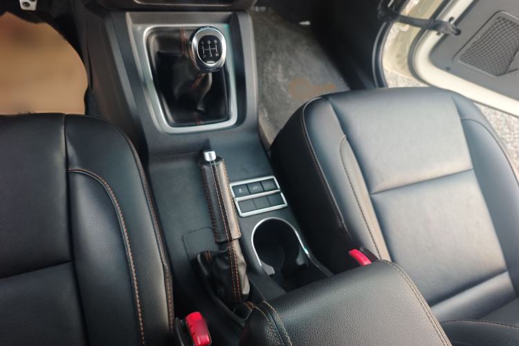 Used  BJ40 2016 2.0T Manual Two-Wheel Drive Prestige Edition