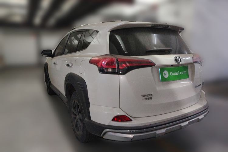 Used Toyota RAV4 2019 2.0L CVT Two-Wheel Drive Fashion X Limited Edition China V Standard
