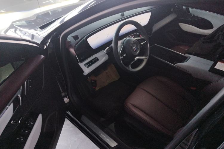 Used Buick LaCrosse 2025 28T Platinum Edition
