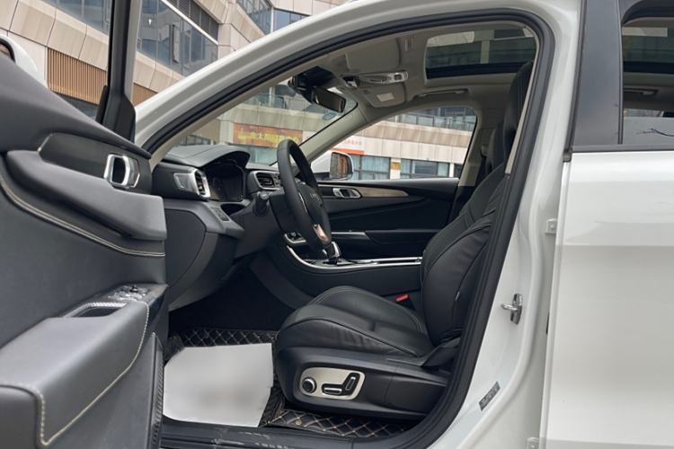 Used Lynk & Co 01 2017 2.0T Two-Wheel Drive Pro Edition
