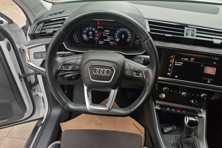 Used Audi Q3 2019 40 TFSI Fashion Dynamic Model