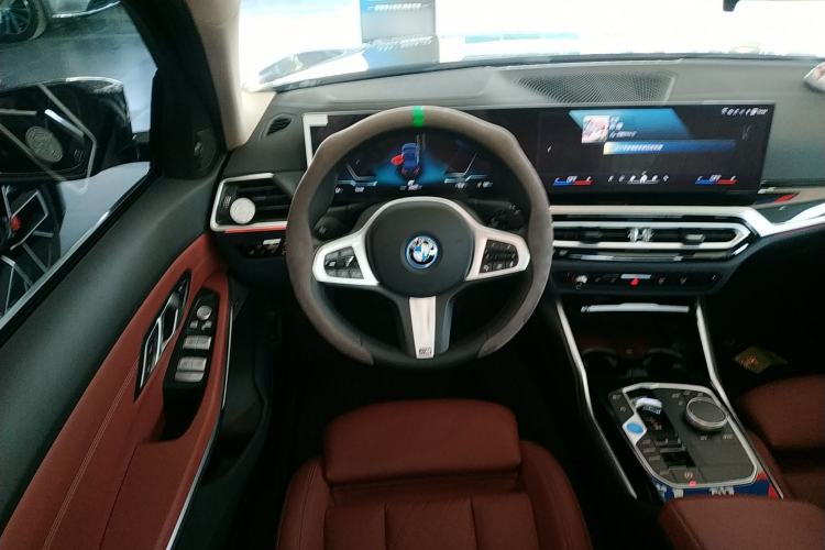 Used BMW i3 2024 eDrive 35 L
