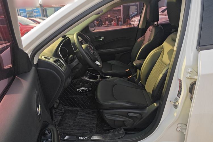 Used  Compass 2019 220T Automatic Enjoyment Version
