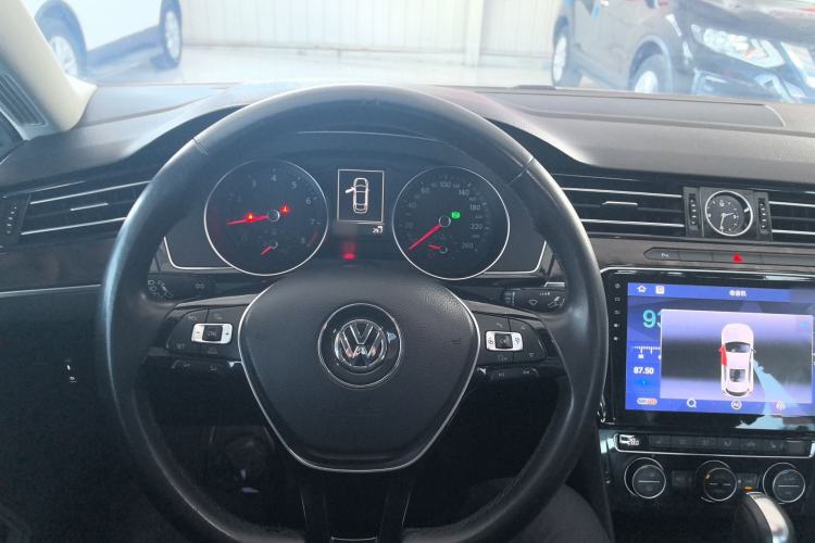 Used Volkswagen Magotan 2017 330TSI DSG Luxury Model
