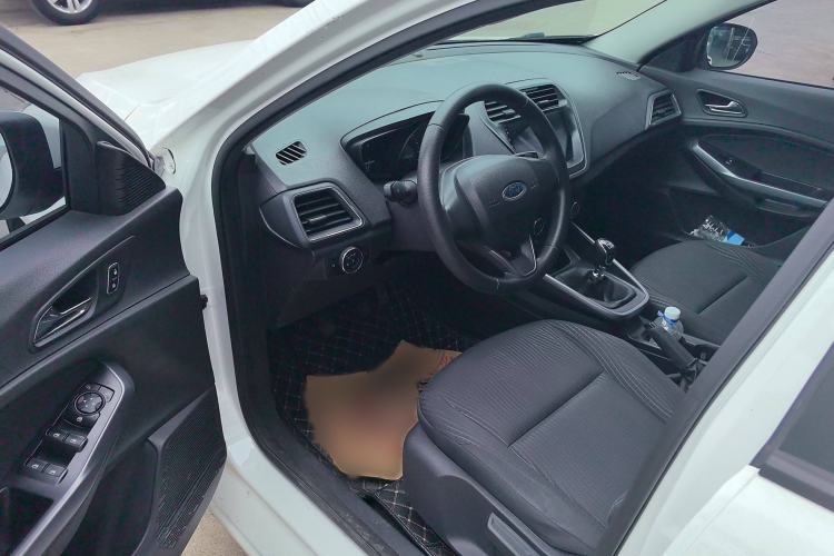 Used Ford Escort 2019 Revised Version 1.5L Manual "Quality Enjoyment" Trim (Tire Pressure Monitoring) China VI Standard
