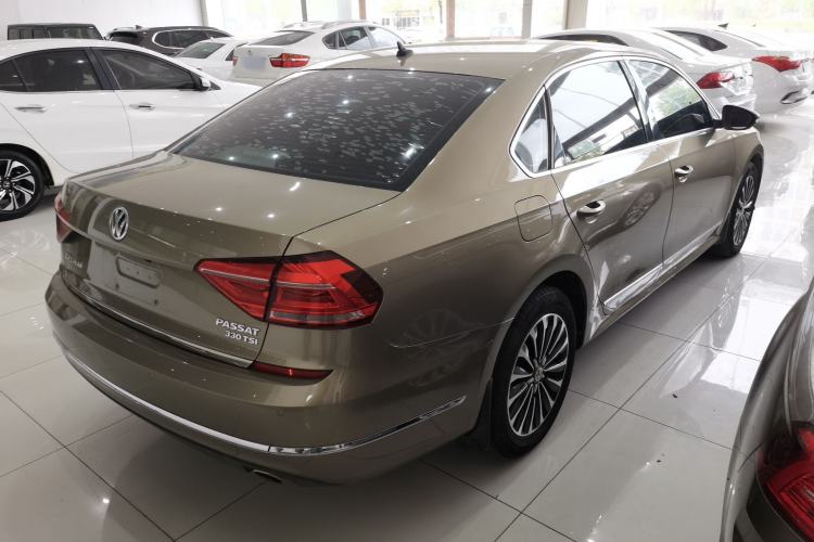Used Volkswagen Passat 2017 330TSI DSG Luxury Edition
