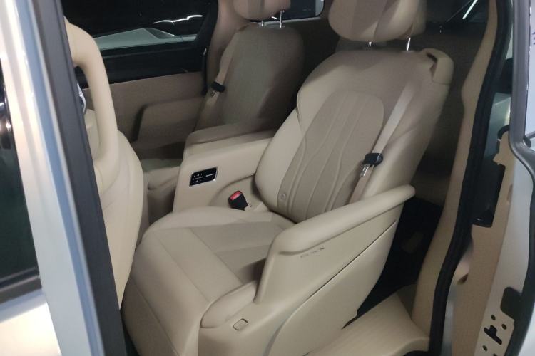 Used Buick GL8 New Energy 2025 Lu Shang Luxury Edition 7-Seater
