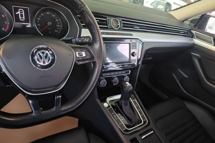 Used Volkswagen Magotan 2018 330TSI DSG Advanced Model