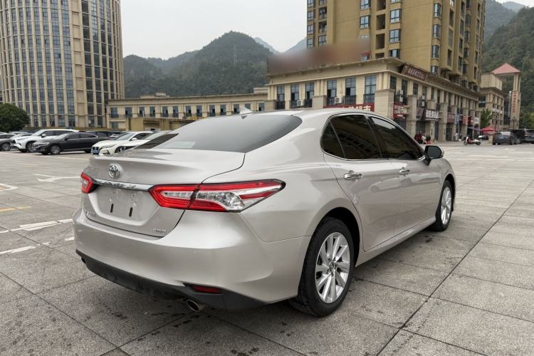 Used Toyota Camry 2021 2.0G Luxury Edition
