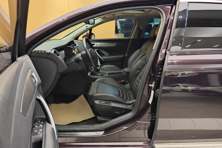 Used  5LS 2016 1.6T Luxury Edition THP160
