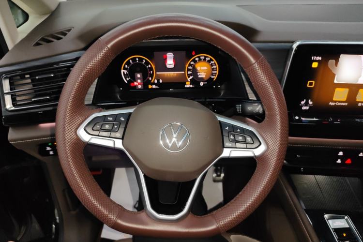 Used Volkswagen Viloran 2023 380TSI Luxury Edition
