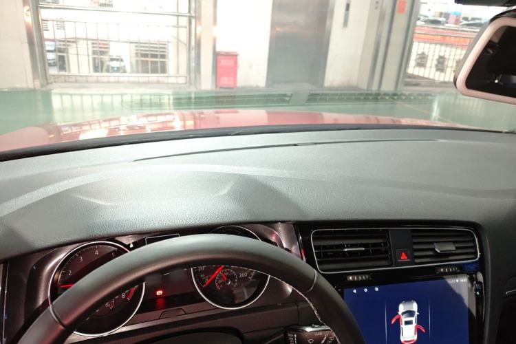 Used Volkswagen Golf 2017 1.6L Automatic Comfort Million-Vehicle Anniversary Edition