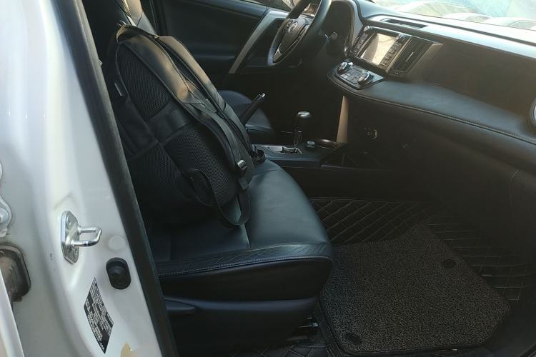 Used Toyota RAV4 2015 2.0L CVT Four-Wheel Drive New Edition
