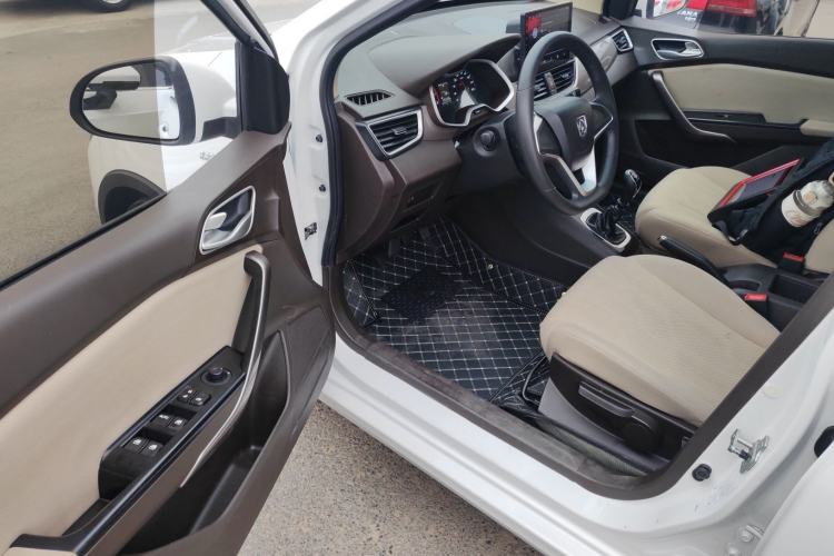 Used Baojun 310W 2017 1.5L Manual Comfort Model China V Standard
